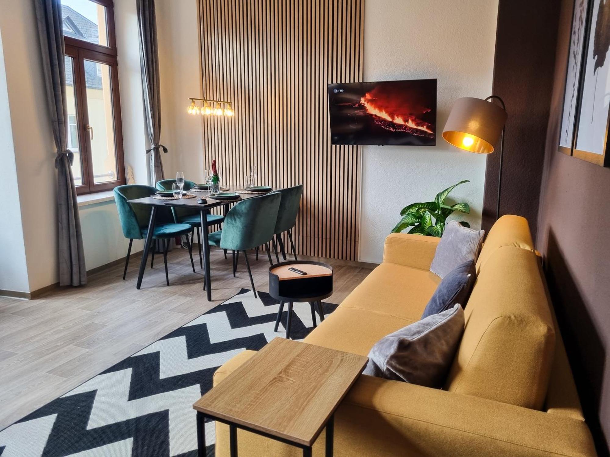 Maremar - Design Maisonette Altstadt - 4 Pers - 57Qm - Luxus Boxspringbett - Kueche - Arbeitsplatz - Privater Parkplatz Greiz Dış mekan fotoğraf