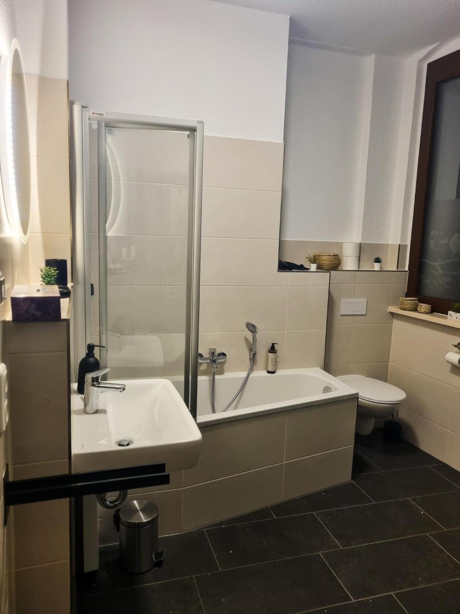 Maremar - Design Maisonette Altstadt - 4 Pers - 57Qm - Luxus Boxspringbett - Kueche - Arbeitsplatz - Privater Parkplatz Greiz Dış mekan fotoğraf