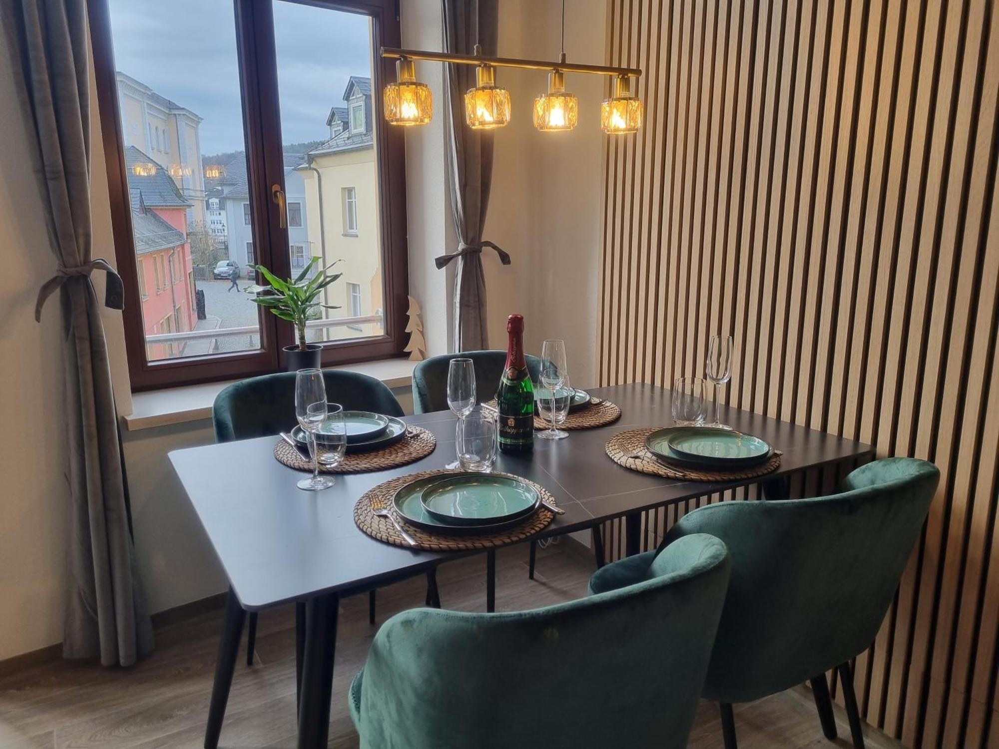 Maremar - Design Maisonette Altstadt - 4 Pers - 57Qm - Luxus Boxspringbett - Kueche - Arbeitsplatz - Privater Parkplatz Greiz Dış mekan fotoğraf